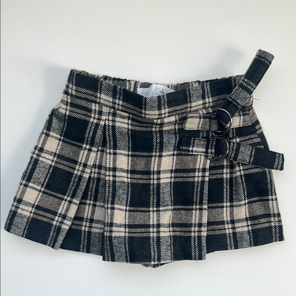 Zara Black and Cream Plaid Skirt